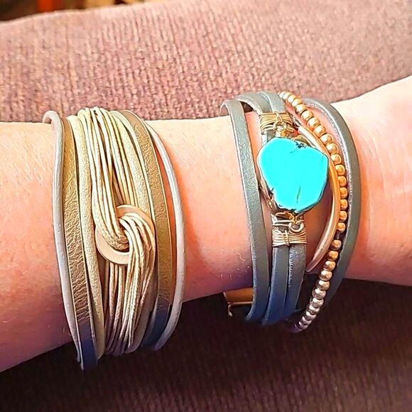 Bracelets 2 Goldtone Hardware Gorgeous Setting on Blue Stone Leather 7" - Picture 1 of 3